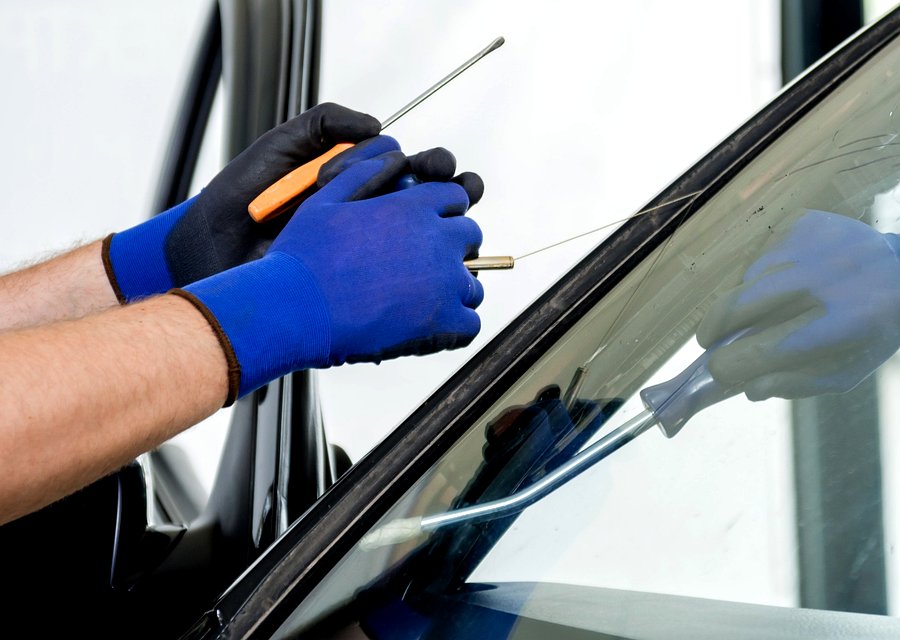 Auto glass work in Laguna Beach