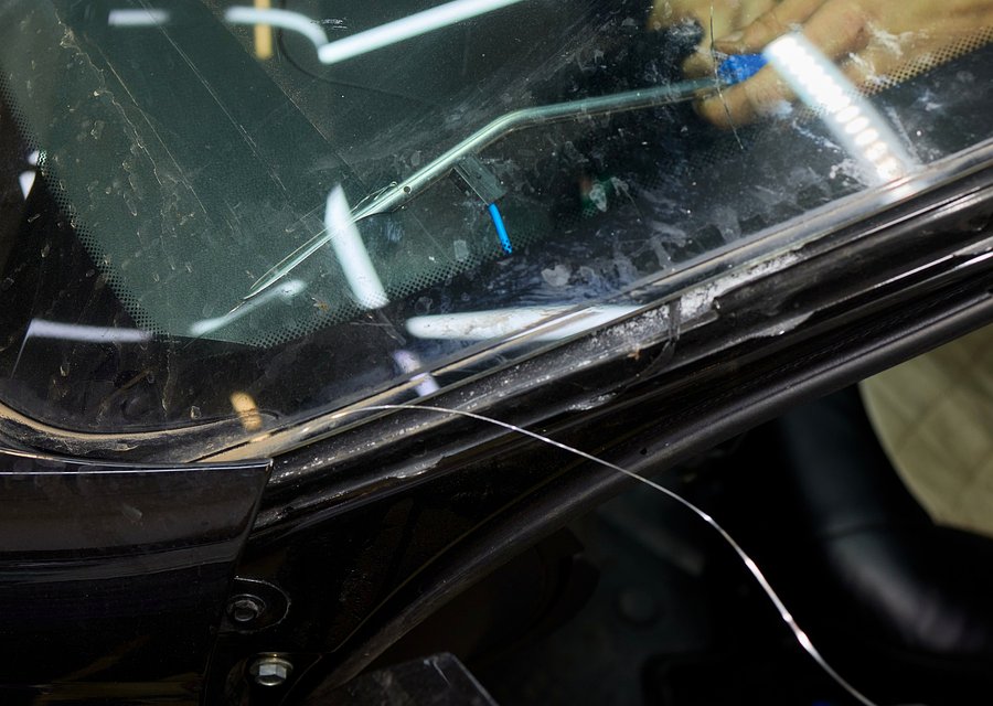 Auto glass work in Holly