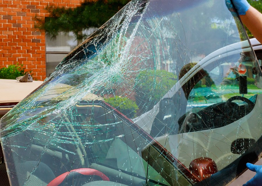 Auto glass work in Chanute