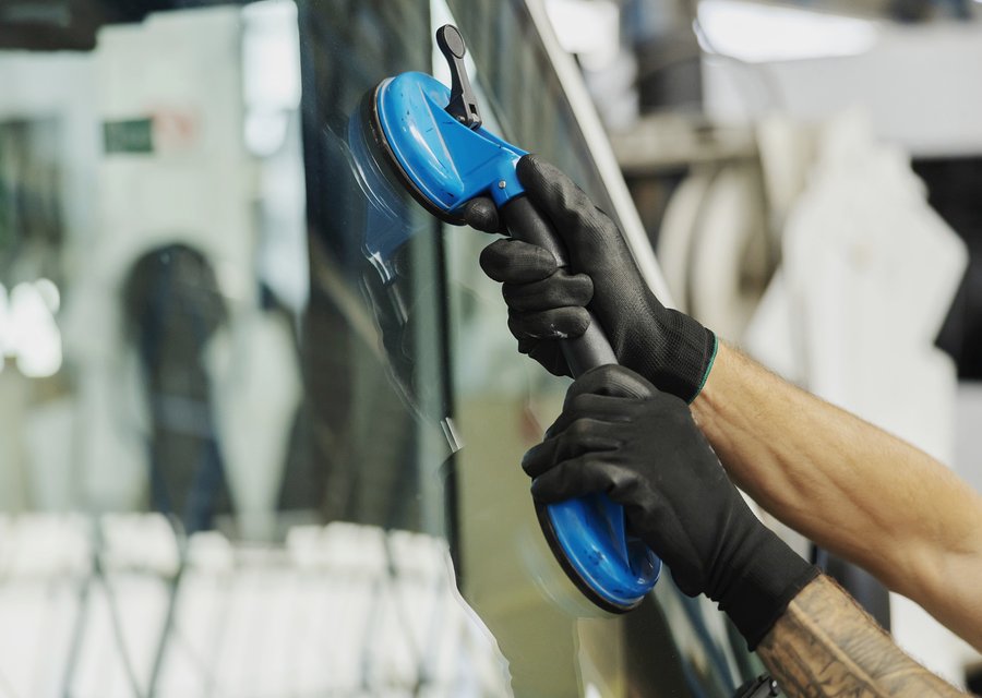 Auto glass work in Violet