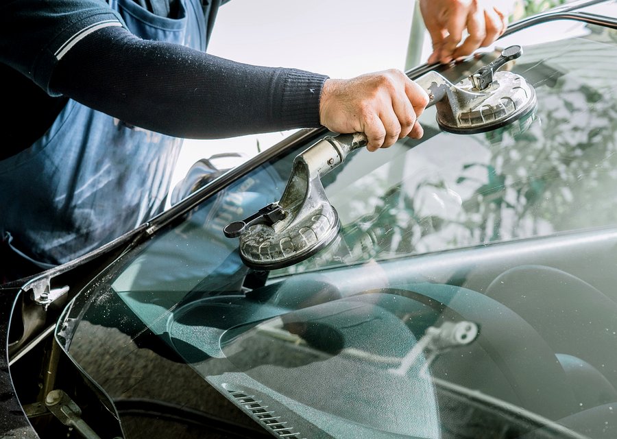 Auto glass work in Kissimmee
