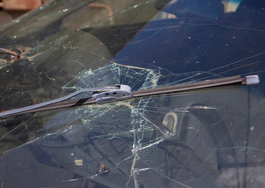 Auto glass work in Davison