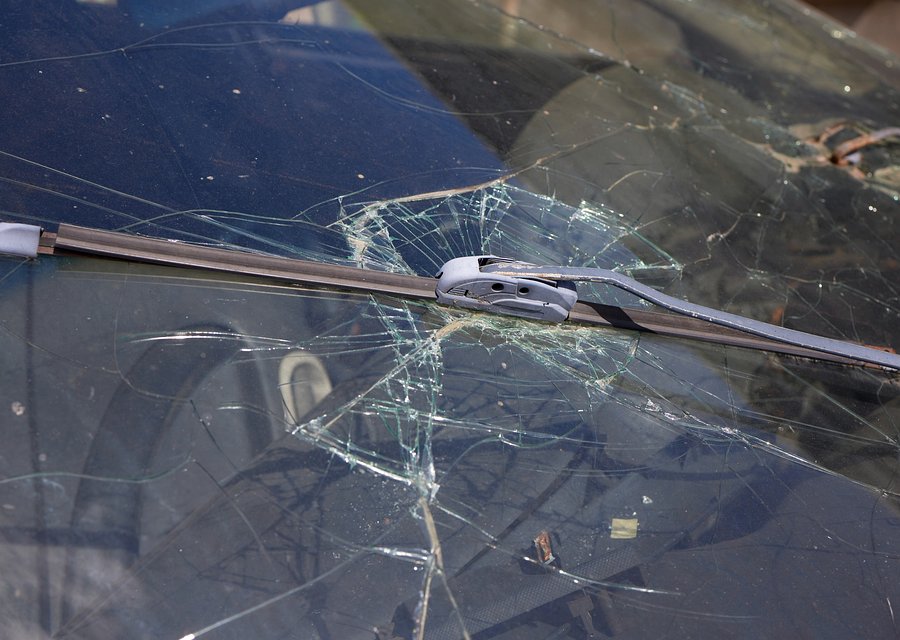 Auto glass work in Bellflower