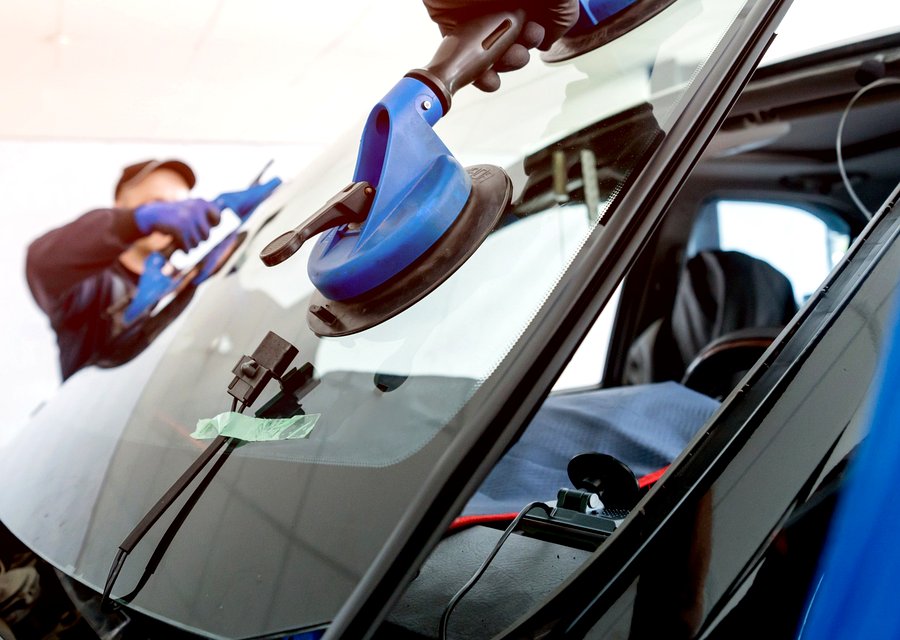Auto glass work in Surfside Beach
