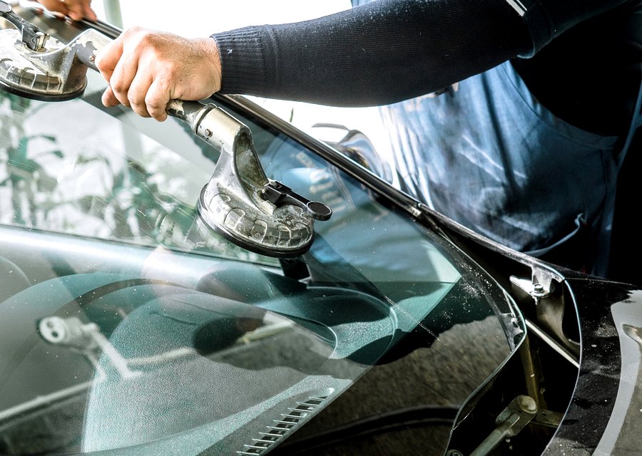 Auto glass work in Coleman