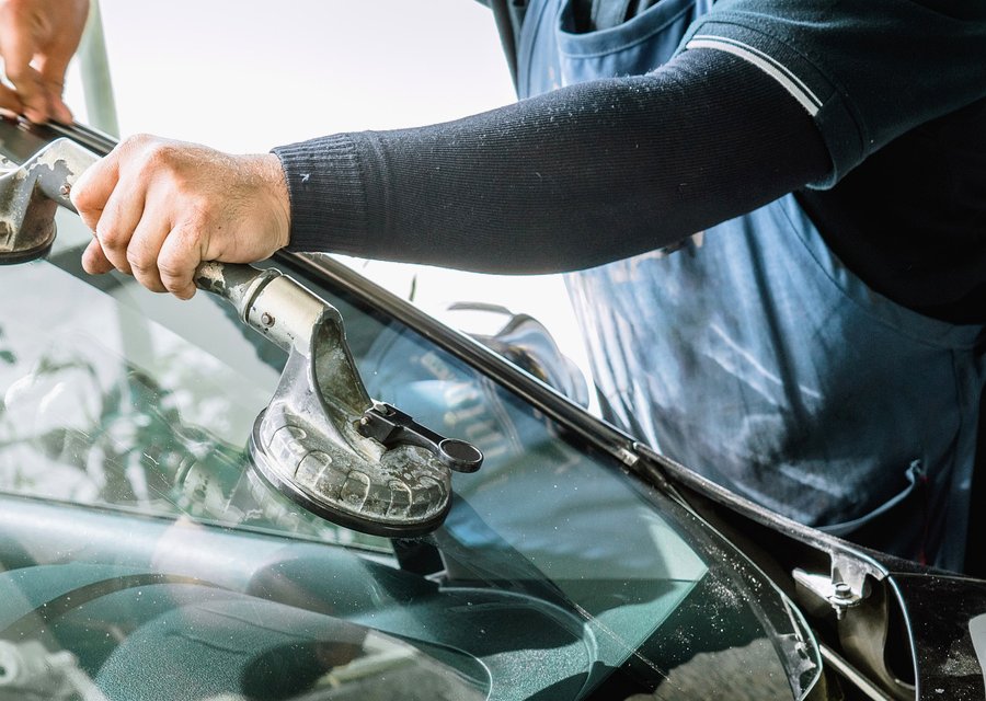 Auto glass work in Los Alamitos