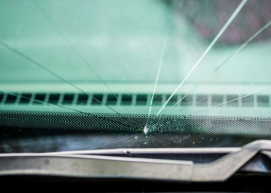 Auto glass work in Albion