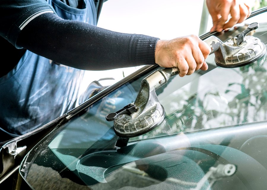 Auto glass work in Ellenwood