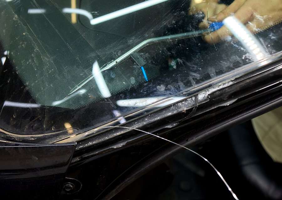Auto glass work in Kent City