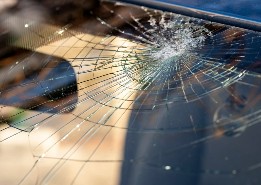 Auto glass work in Dorr