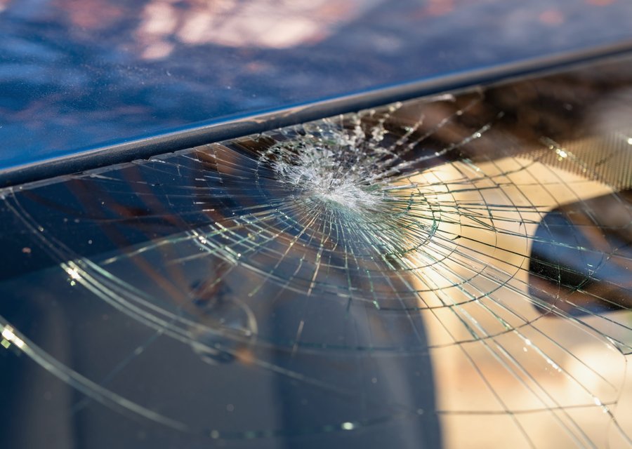Auto glass work in Holiday