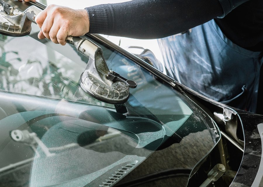 Auto glass work in Blackman