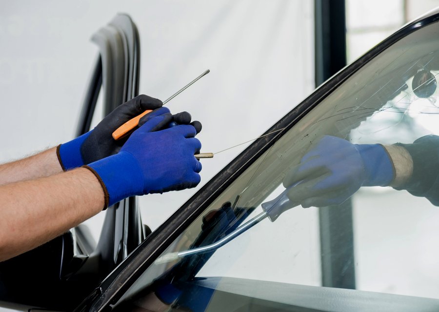 Auto glass work in Montrose