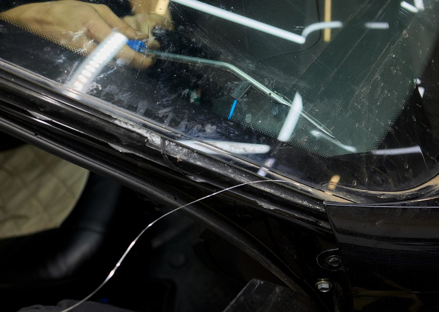Auto glass work in Southfield