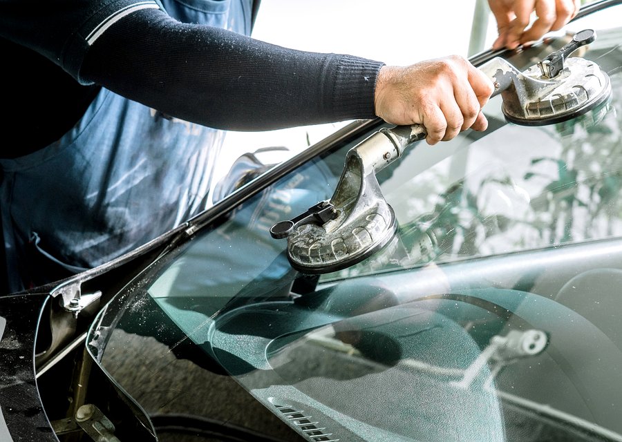 Auto glass work in Orlando