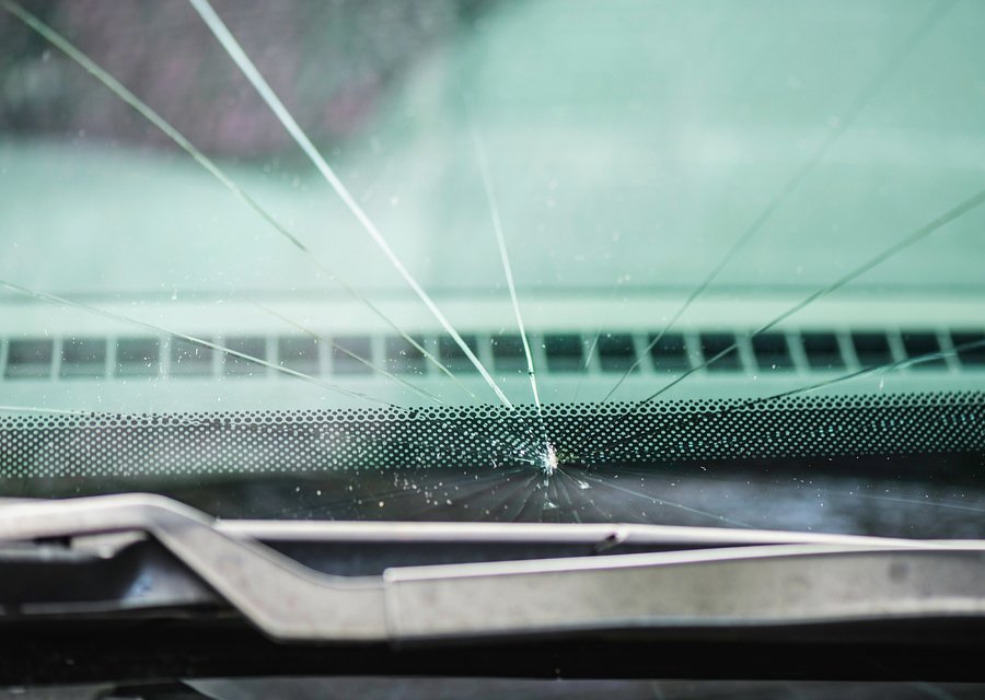 Auto glass work in Lithia