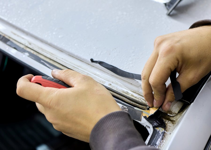 Auto glass work in Martin