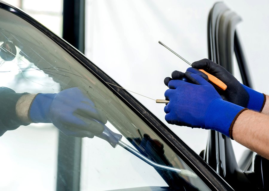 Auto glass work in St Gabriel
