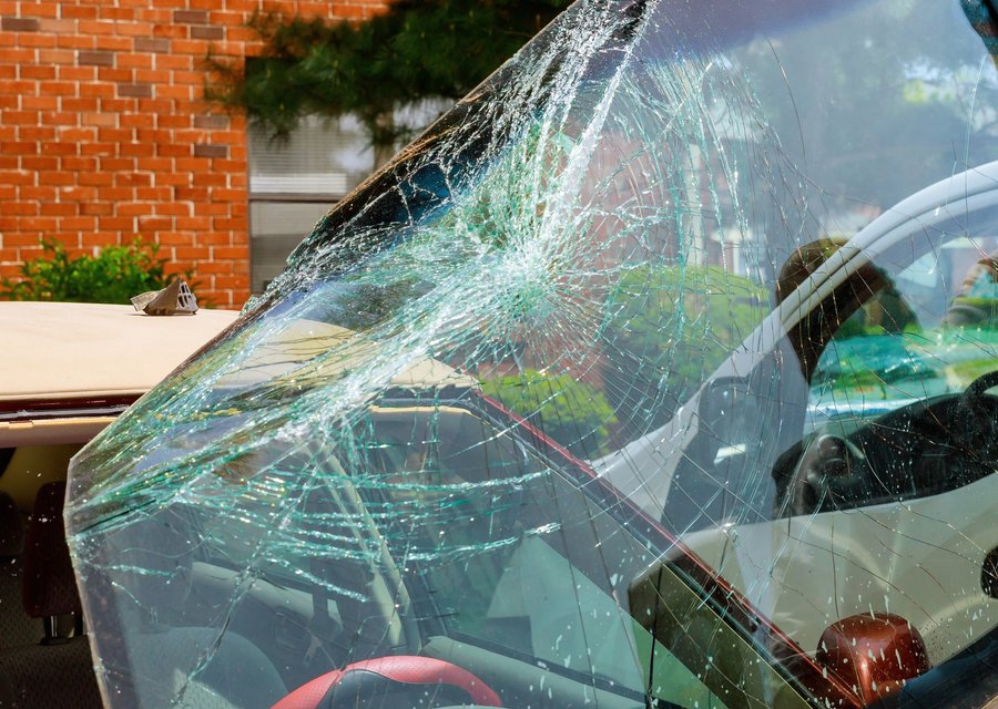 Auto glass work in McClellanville