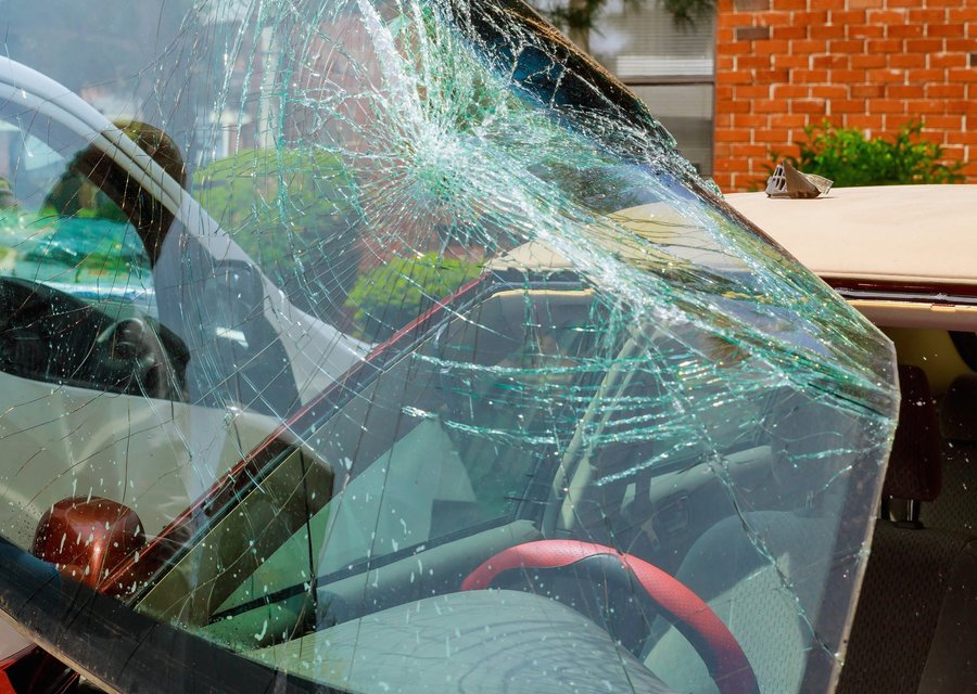 Auto glass work in Jean Lafitte