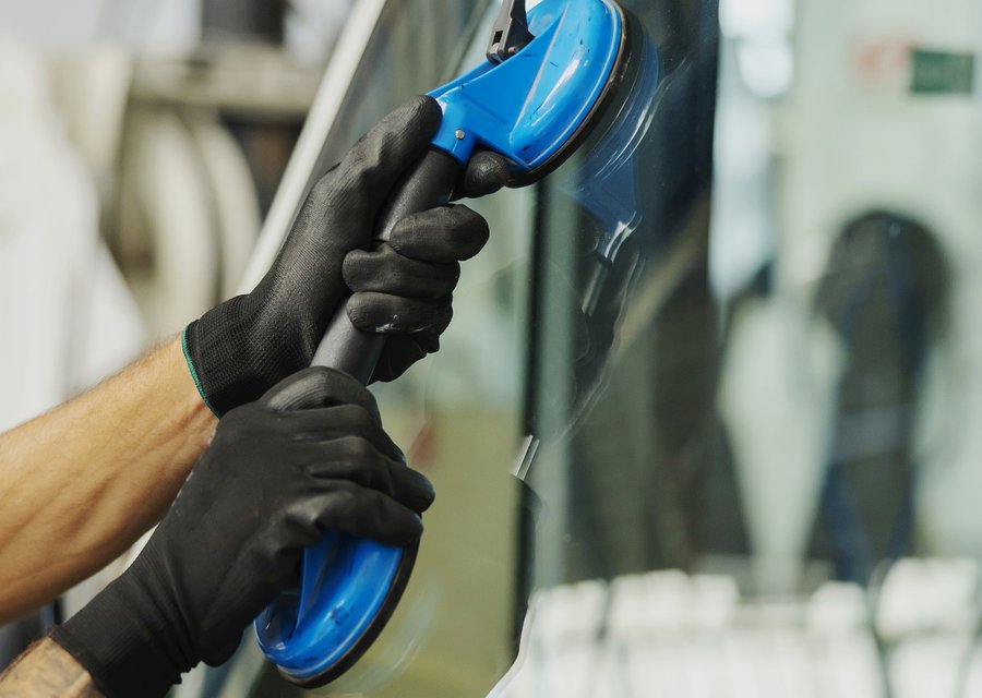 Auto glass work in Antwerp
