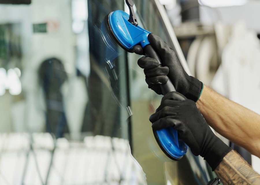 Auto glass work in Bridgman