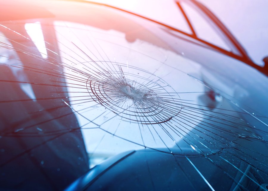 Auto glass work in Lansing