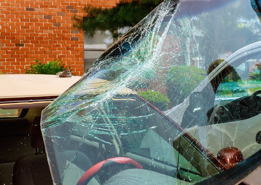 Auto glass work in Galesburg