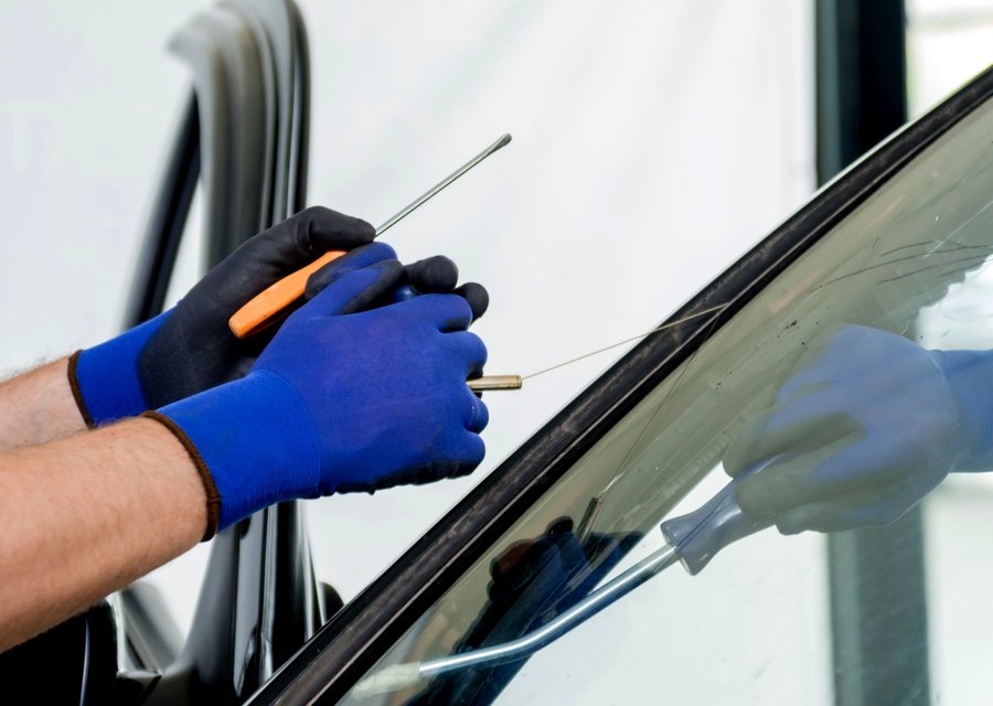 Auto glass work in Riverdale