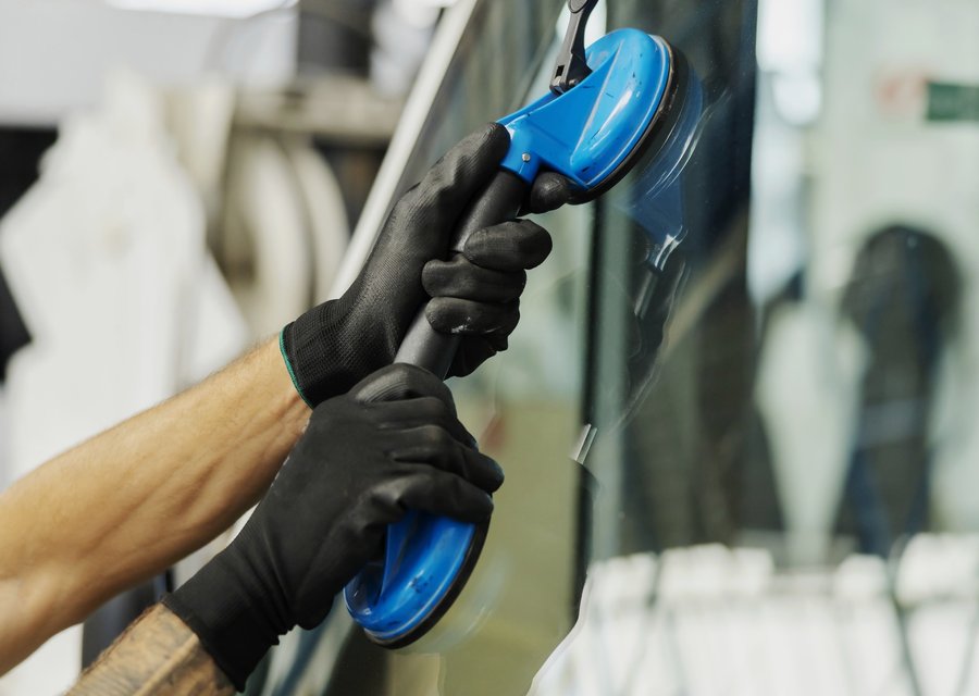 Auto glass work in Burr Oak