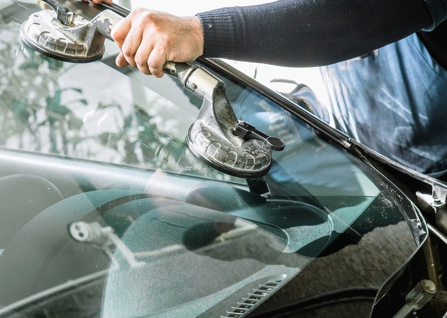 Auto glass work in Phoenix