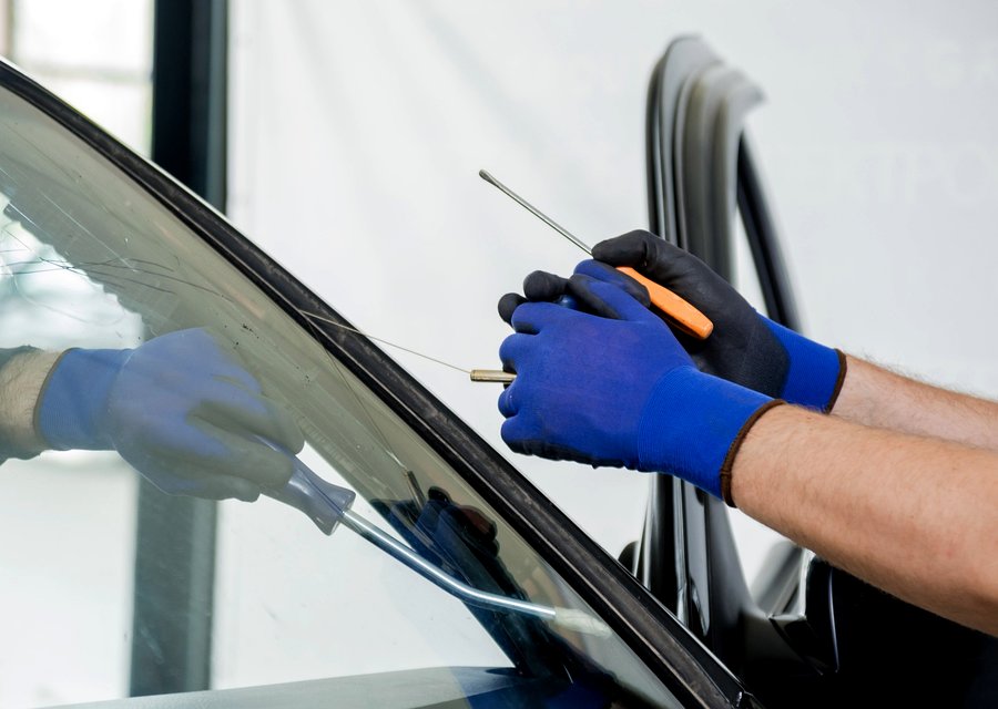 Auto glass work in Romeo