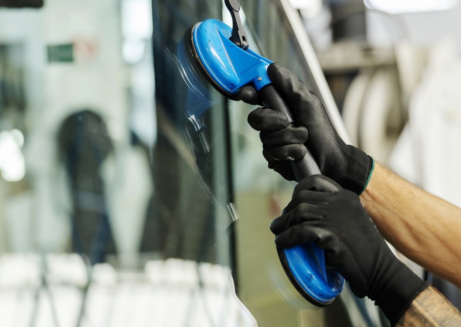 Auto glass work in Marshall