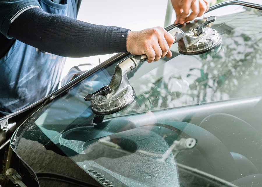 Auto glass work in Atchison