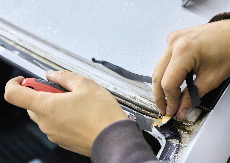 Auto glass work in Hazel Park