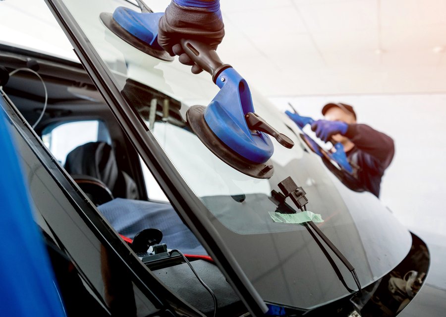 Auto glass work in Salters