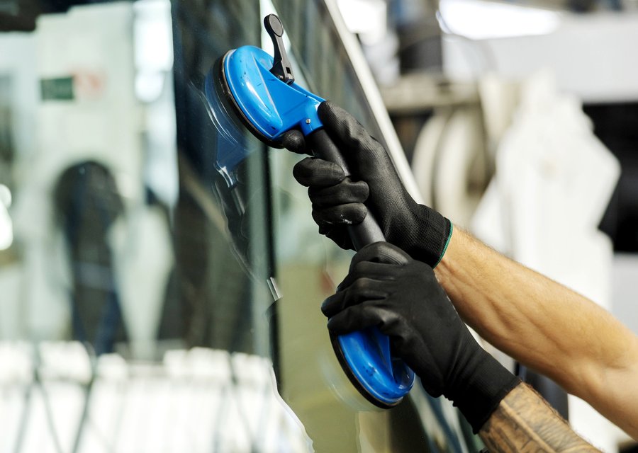 Auto glass work in Livingston