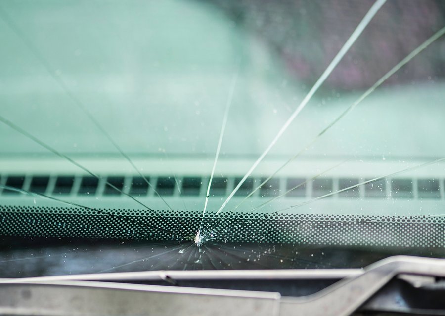 Auto glass work in Clermont