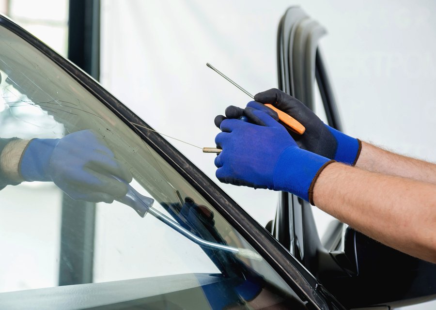 Auto glass work in Auburn Hills