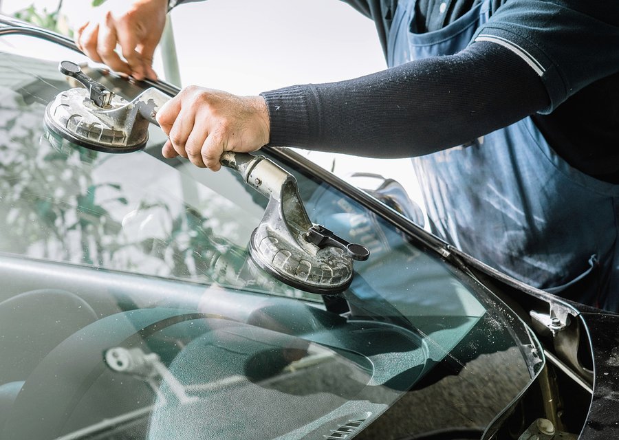 Auto glass work in Port Allen