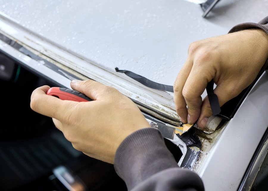 Auto glass work in Coe