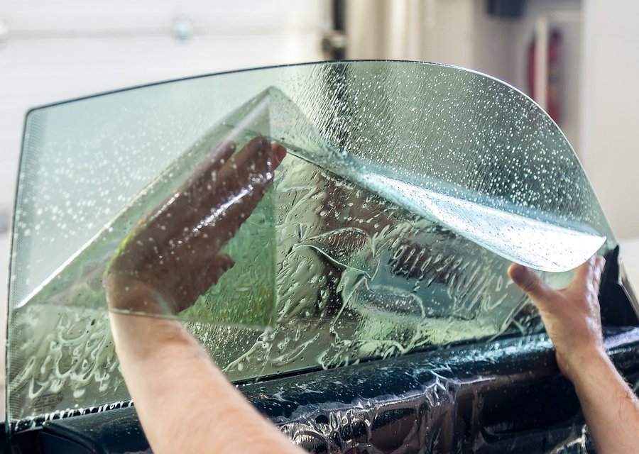 Auto glass work in Redford