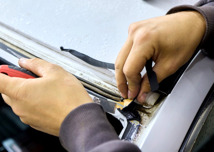 Auto glass work in Manchester