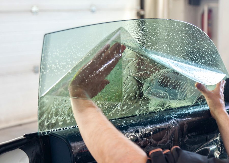 Auto glass work in Midway City