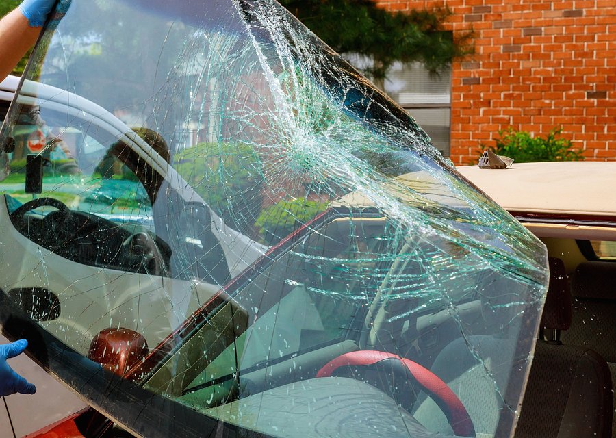 Auto glass work in Humboldt