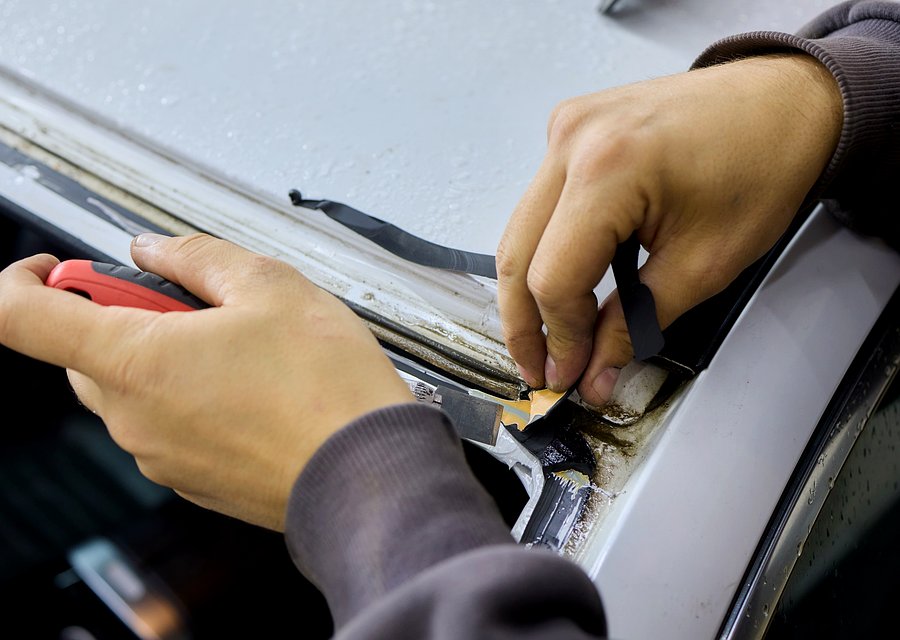 Auto glass work in Parsons