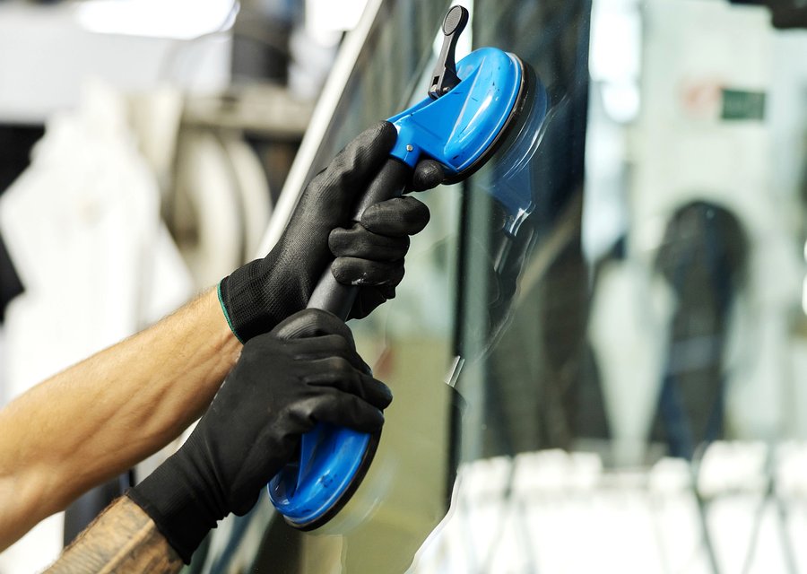 Auto glass work in Chetopa