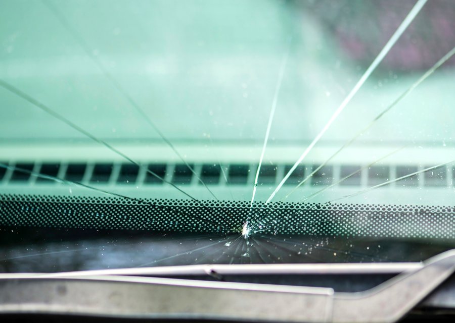 Windshield replacement Northville