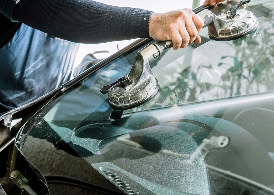 Windshield replacement Macomb