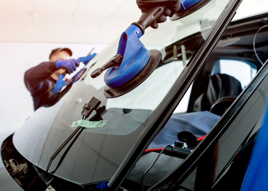 Windshield replacement Genoa